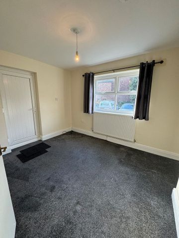 27 Glebelands Road, Sale, M33 6LH - Photo 3