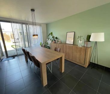 Gezellige woning met 3 slaapkamers en klein tuintje gelegen in Eksel. - Foto 2