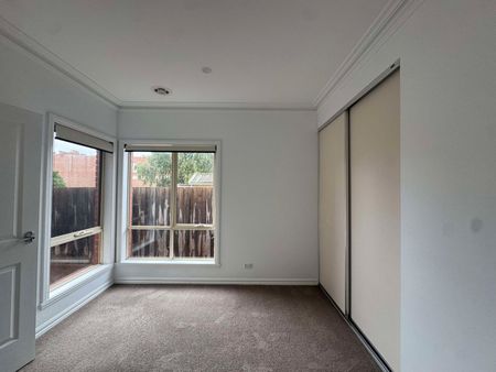 40B Robinson Street, Moonee Ponds VIC 3039 - Photo 4