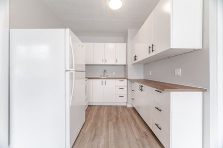 For Lease - 128 Cross Avenue, Oakville, Ontario - Photo 4