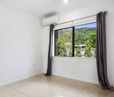 LARGE FAMILY HOME IN SOUGHT AFTER LOCATION! - Photo 2