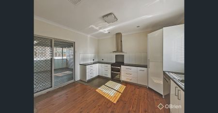 Charming 2-Bedroom Cottage in Quiet Location - Photo 3