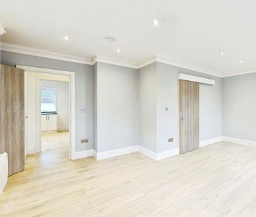 Flat to rent on - Photo 1