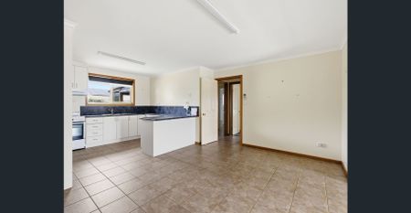 Beautiful Fully Furnished Home - Photo 5