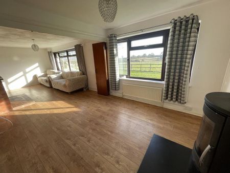 4 bedroom equestrian property to rent - Photo 2