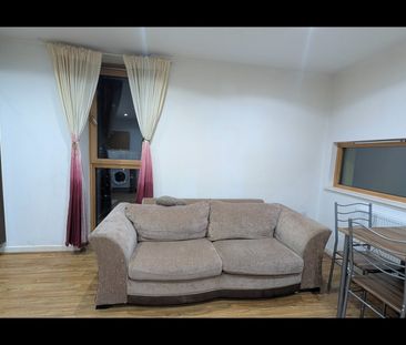 2 Bed Flat, Lemonade Building, IG11 - Photo 2