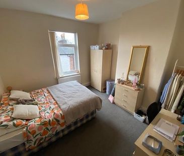 3 bedroom private hall to rent - Photo 5