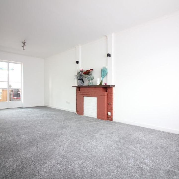 Balmoral Drive, Hayes - Photo 1