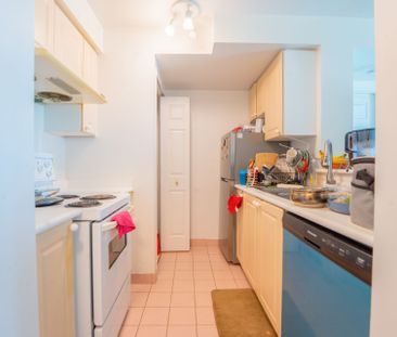 For Lease - 8 Lee Centre Drive Unit# 915, Toronto, Ontario - Photo 4