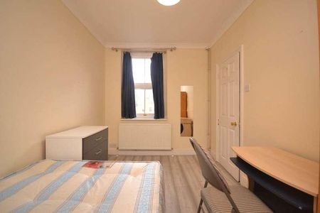 Grange Avenue, University Area, RG6 - Photo 4