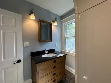 For Lease - 27 Water Street Unit# unit B, St. Catharines, Ontario - Photo 2