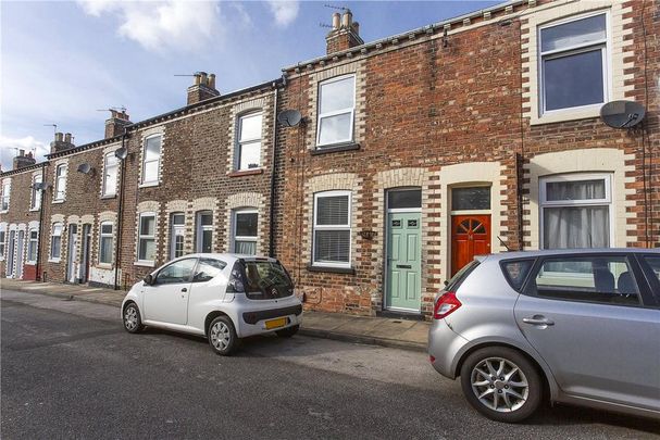 2 bedroom terraced house to rent - Photo 1