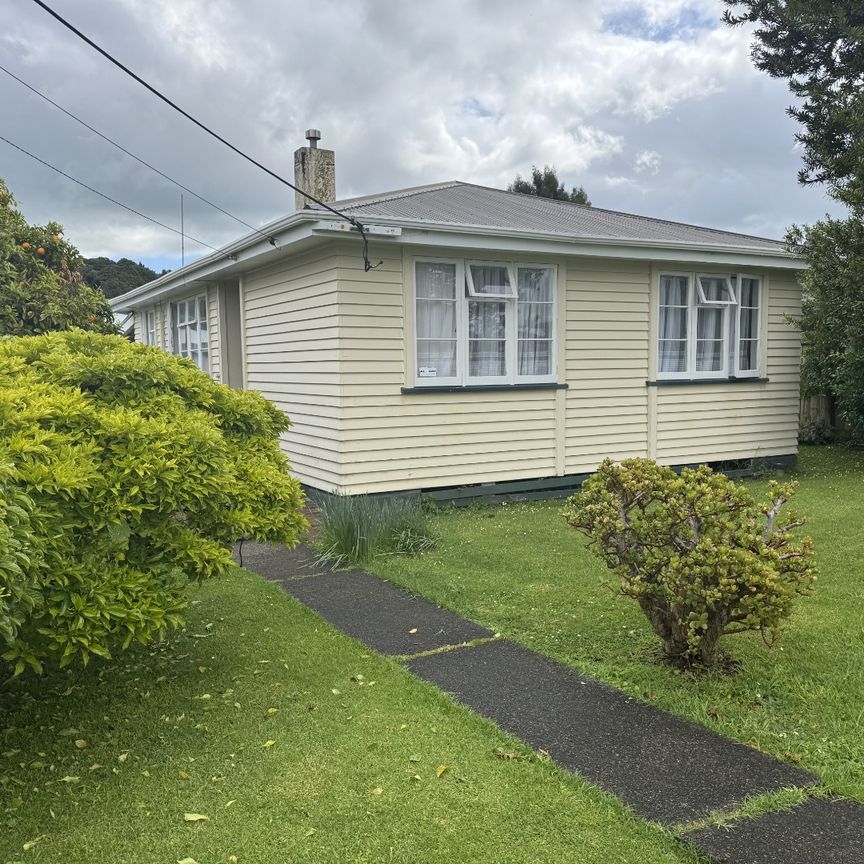 Charming Character Home in Te Kamo - Photo 1