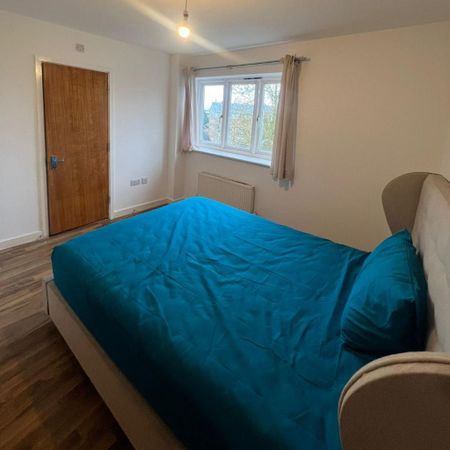 1 bedroom in a house share to rent - Photo 4