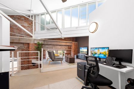 Fully Furnished Woolstore Apartment with Leafy Outlooks! - Photo 2