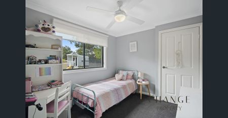 Beautifully Renovated Family Home in a Convenient Location - Photo 4