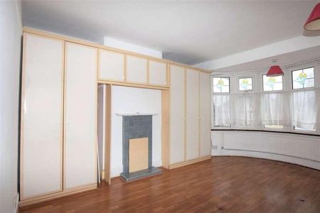 Deanscroft Avenue, London, NW9 - Photo 3