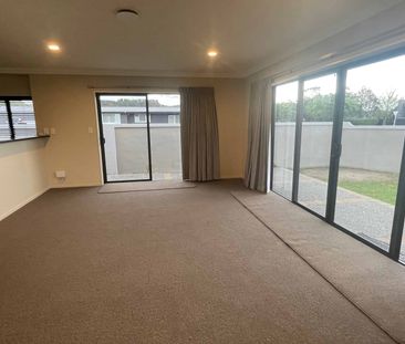 Professionals Seeking a Peaceful Retreat - Photo 1