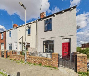 2 bedroom semi-detached house to rent - Photo 2