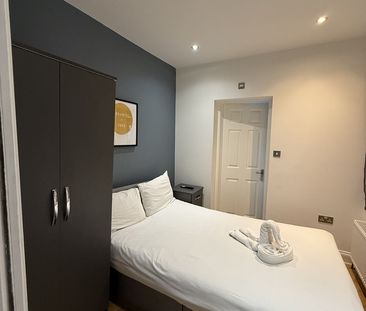 Room in a Shared House, High Town Road, LU2 - Photo 2