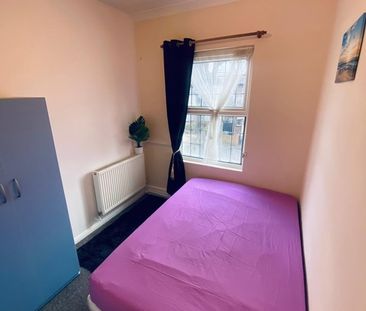Room in a Shared House, Natal Road, SW16 - Photo 3