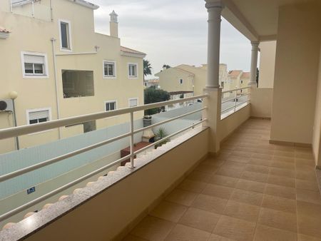 Excelente moradia V3 com Piscina localizada em Albufeira na zona das Ferreiras. - Photo 4