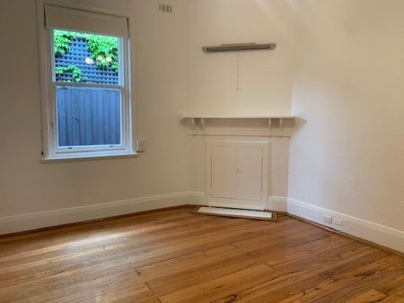 9 Irymple Avenue, Glen Iris - Photo 3
