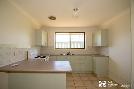 3-Bedroom Home, Walking Distance to Mudgee CBD - Photo 5
