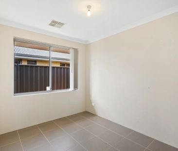 Stylish Family Living in a Sought-After Location - Photo 3