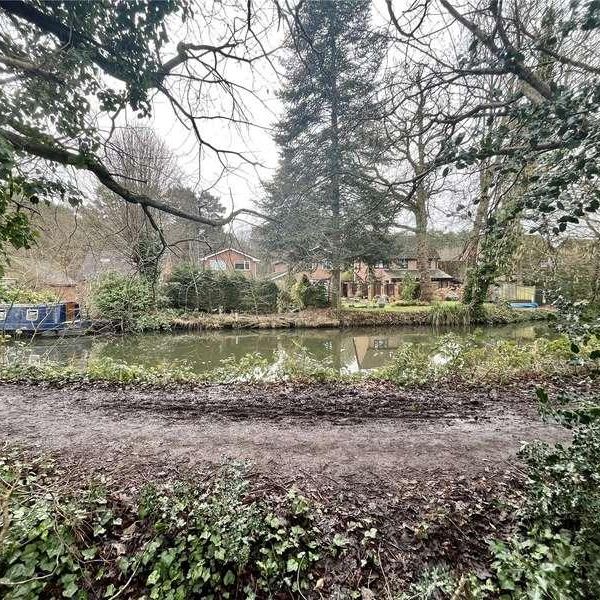 Aldershot Road, Fleet, Hampshire, GU51 - Photo 1