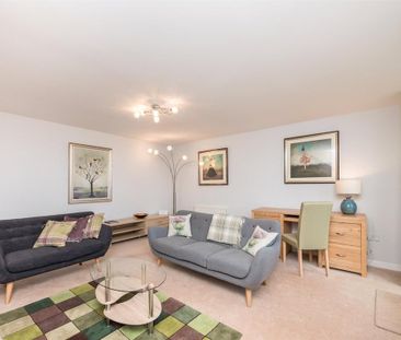 3 bedroom flat to rent - Photo 1