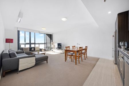 2 Bed 2 Bath 1 Car - Modern Apartment with Study and Area View ! ! ! - Photo 3