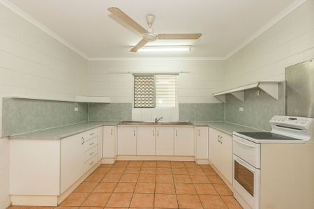 1/5 Yanda Street, Mount Louisa - Photo 5