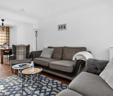 3 bedroom end of terrace house to rent - Photo 1