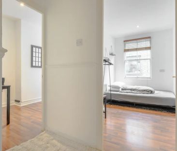 3 bedroom flat in Camden - Photo 6