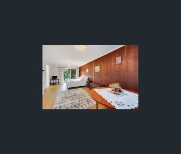 Family Home in Prime Location - Photo 3
