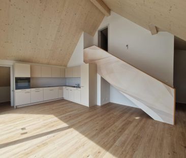 Neubezug – Exklusive 4½-Zimmer-Maisonettewohnung im Zweifamilienhaus - Photo 2