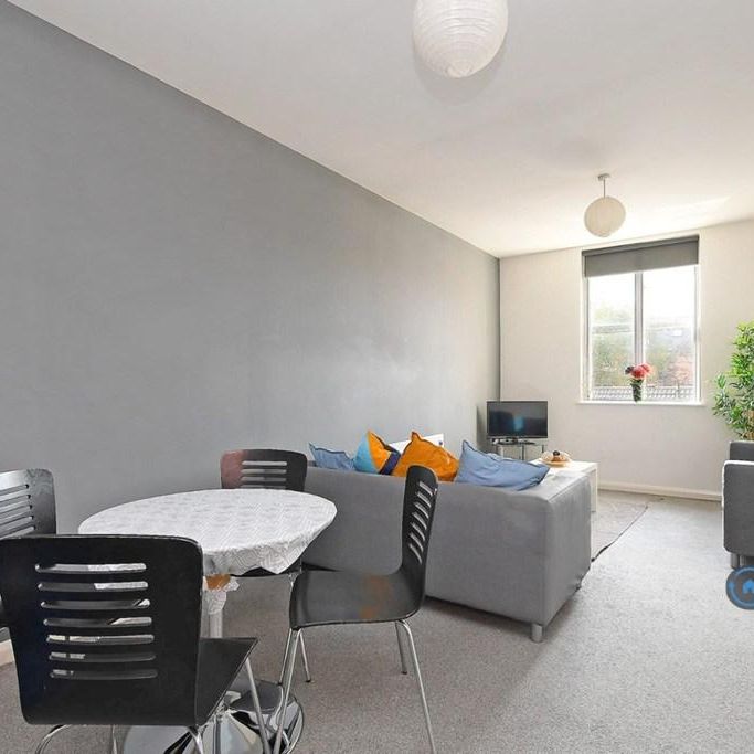 3 bedroom flat to rent - Photo 1