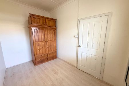 3 BEDROOM HOUSE - Photo 5