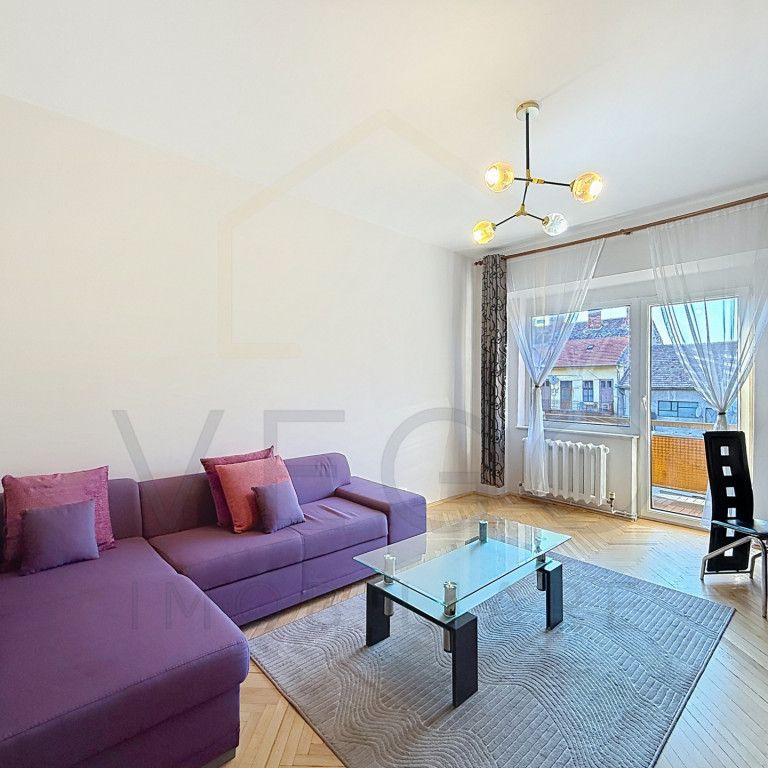 Apartament cu 3 camere, 70 mp, 2 bai, balcon, in Centru - Photo 1