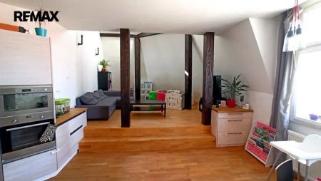 Krásný Vinohradský Loft 3kk s rohovou kupolí. - Photo 4