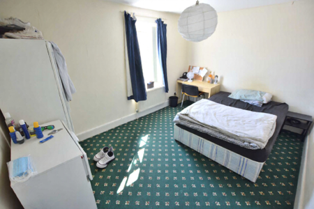 St Johns Street - Photo 5