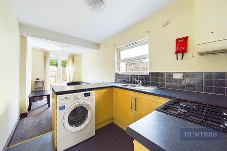 5 bedroom terraced house to rent - Photo 4