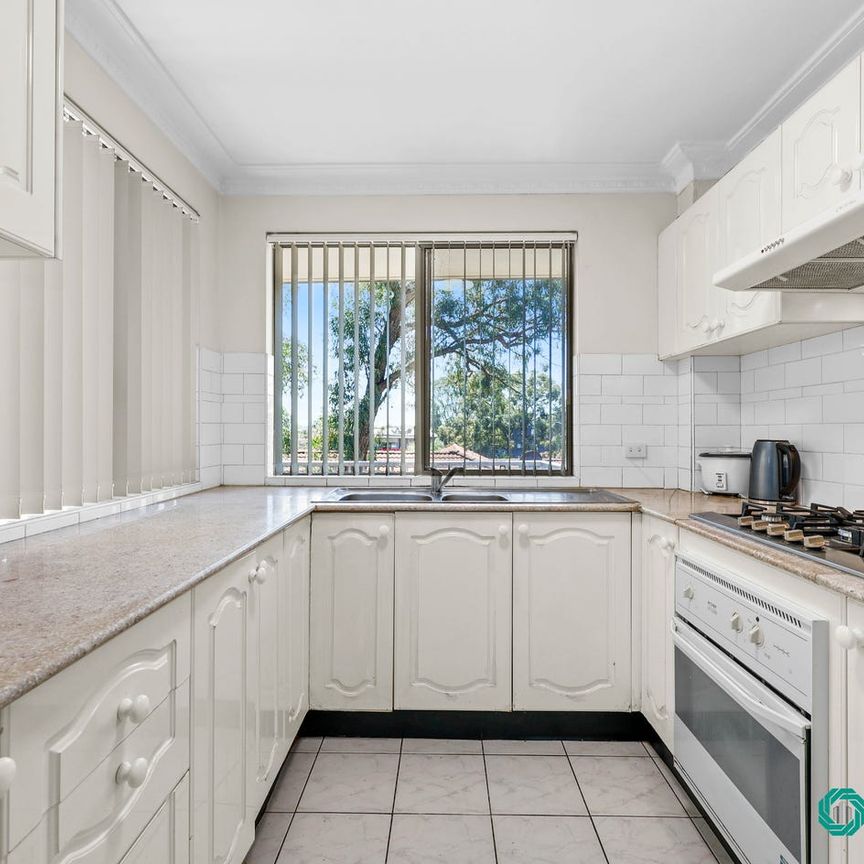 Ready to Move in - Photo 1