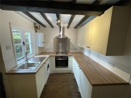 2 bedroom terraced house to rent - Photo 4