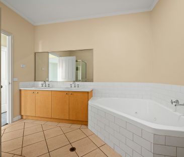 Spacious Apartment With High Ceilings In The Heart Of North Albury - Photo 6