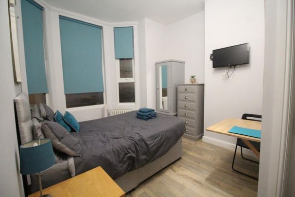 Studio to rent - Photo 1