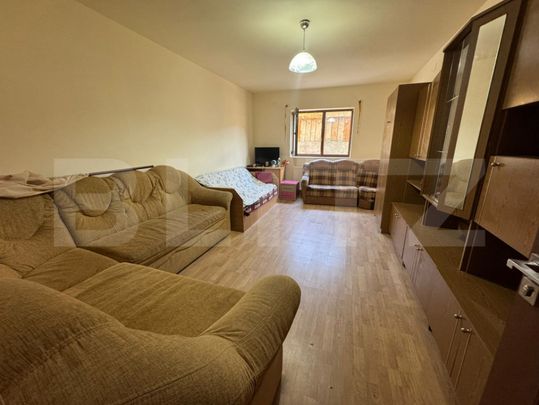Casa 5 camere, 300 mp, parcari, zona Florilor - Fotografie 1