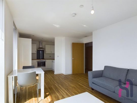 2 bedroom flat to rent - Photo 1