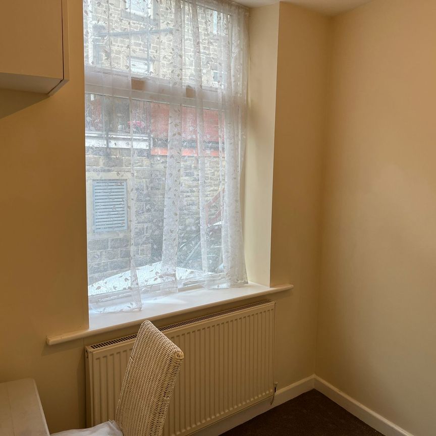 2 Bedroom Apartment on Brook Street, Barnoldswick - Photo 1